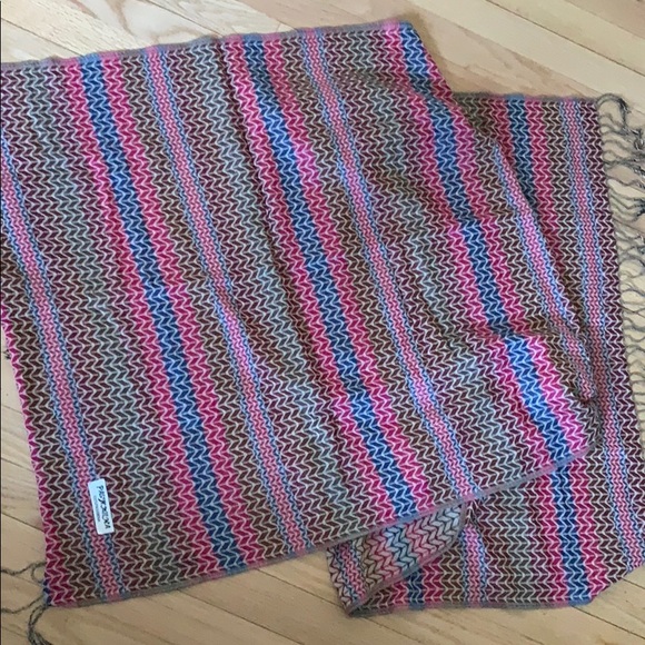 Patterned Pashmina - Picture 4 of 4